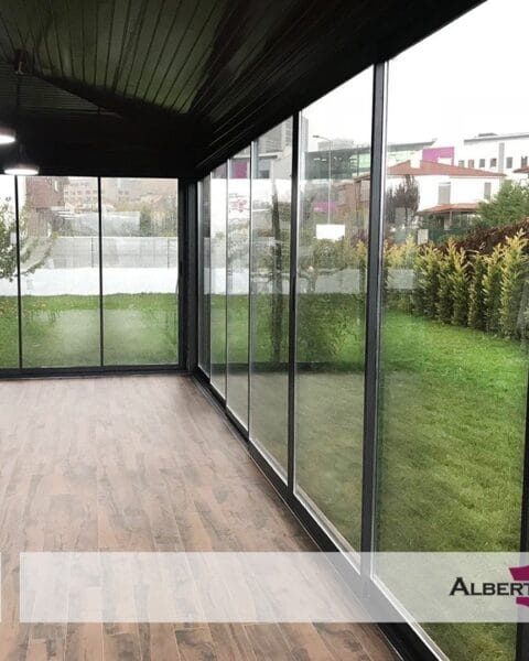 Cam_Balkon_Albert_Genau_64 (1) Cam_Balkon_Albert_Genau_64 (1)